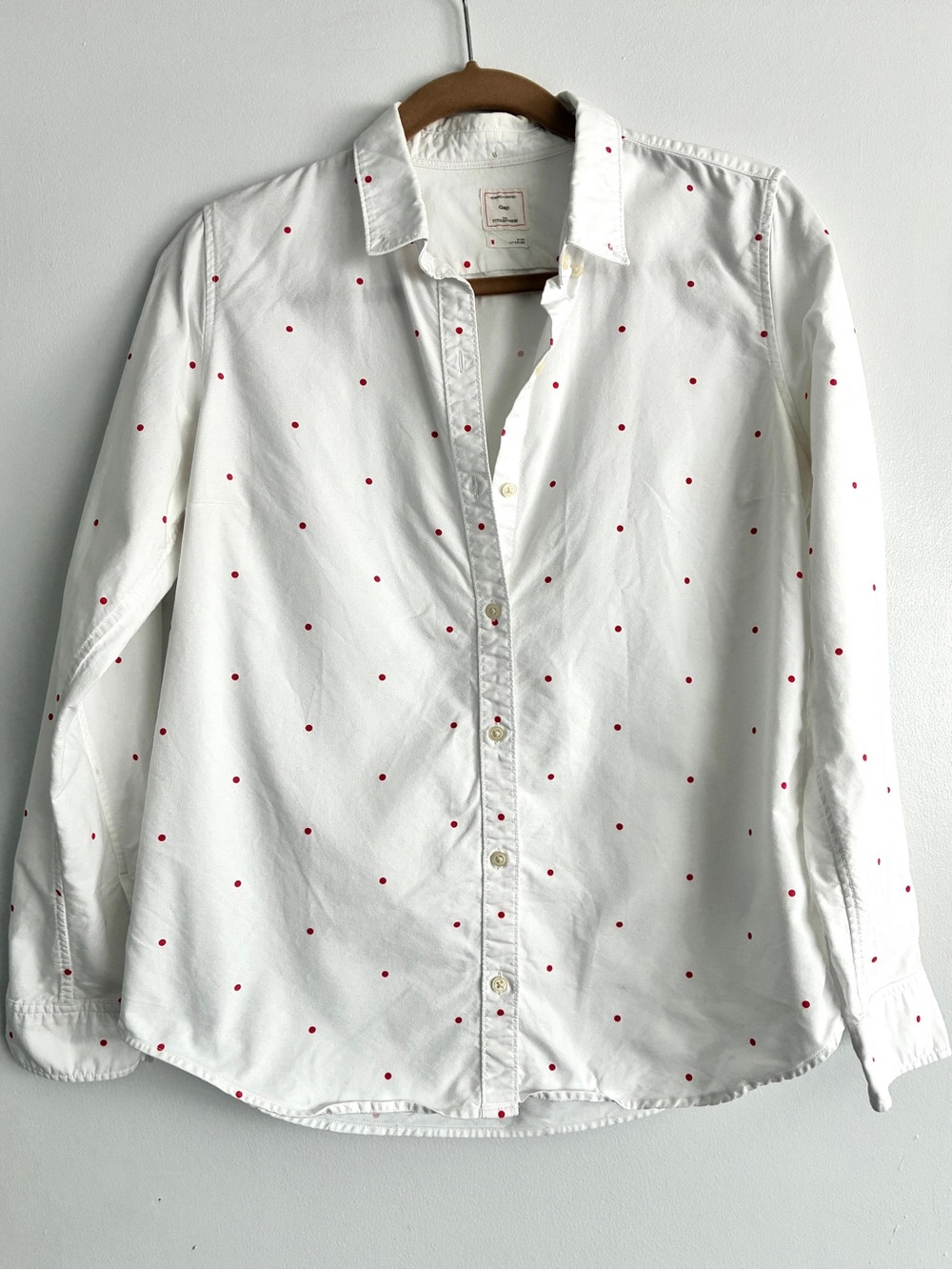 GAP White Long-Sleeve Button-Down Shirt with Red Dot Print
